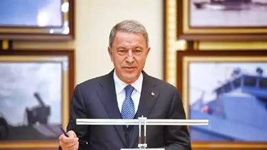  وزير الدفاع التركي ينفي "الادعاءات بشأن تدفق اللاجئين إلى تركيا" بعد الزلزال